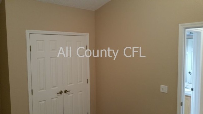 Building Photo - 1092 Royal Marquis Cir