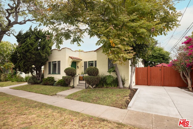 Building Photo - 1710 Glyndon Ave