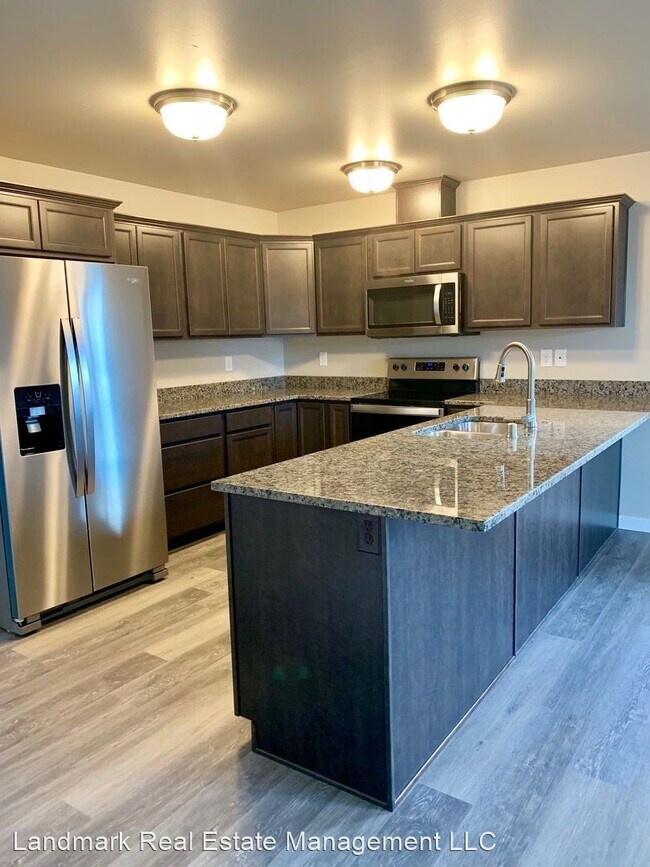 Foto del edificio - 7 br, 3 bath House - 1128 34th Street