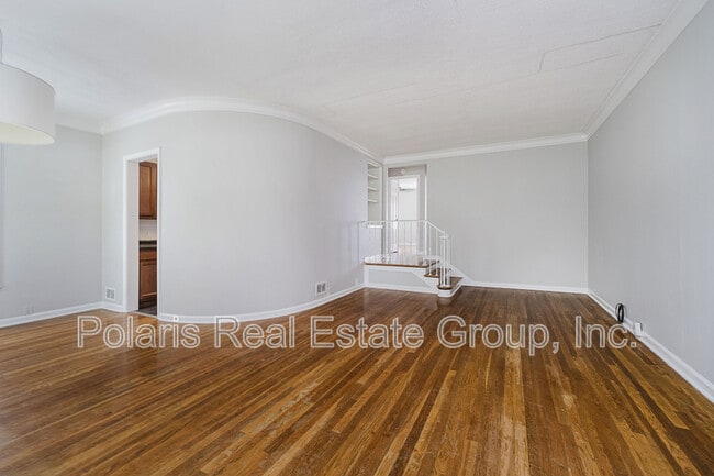 Building Photo - 3346 E Fall Creek Pkwy N Dr