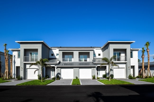 Building Photo - Torino Lakes Townhomes