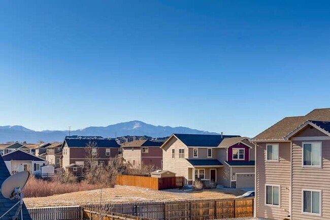 Foto del edificio - Evolve Real Estate: Available November 1 U...