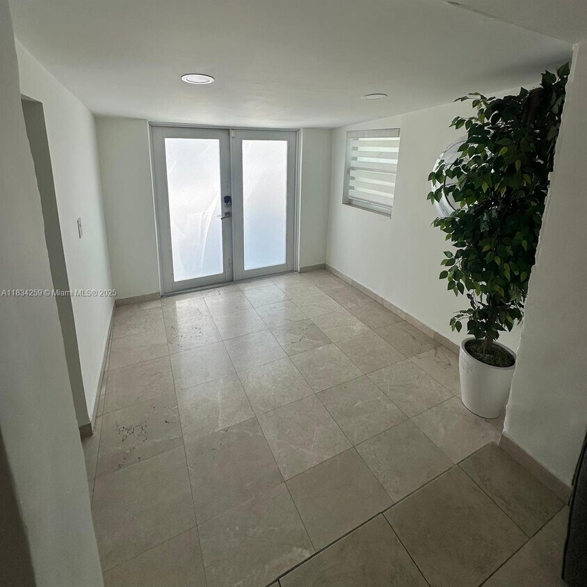 Foto principal - 17650 NE 19th Ave