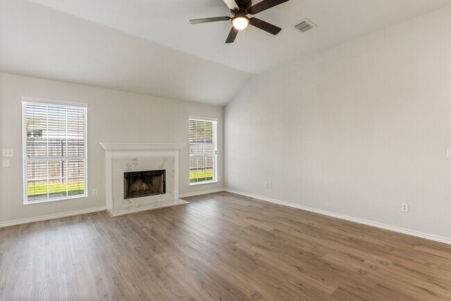 Foto del edificio - 3101 Lance Ln