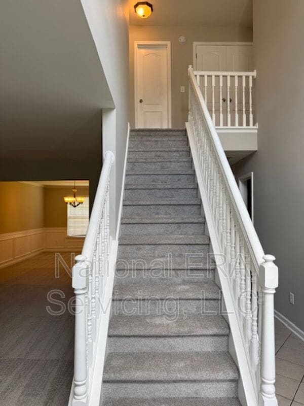 Building Photo - 1111 Oak Hollow Ct