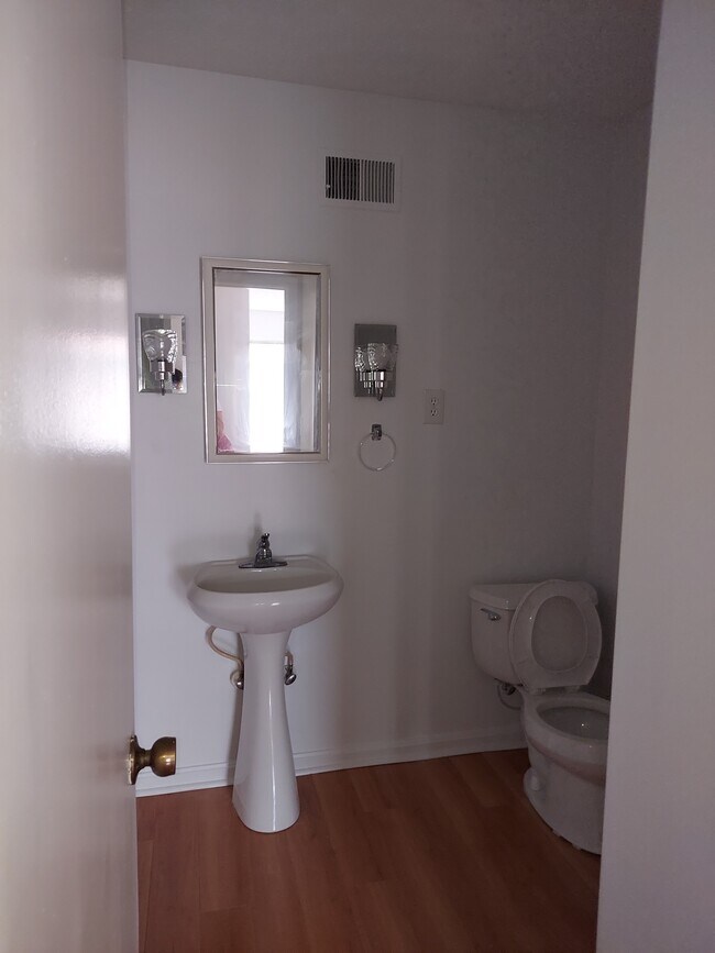 Half Bath - 7088 Wildwood Cir