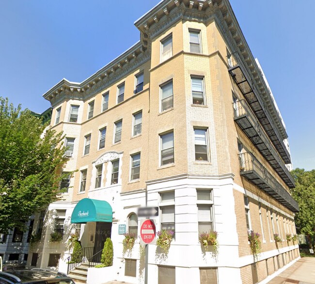 Building Photo - 49 Burbank St