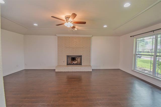 Building Photo - 805 Autumn Lake Dr