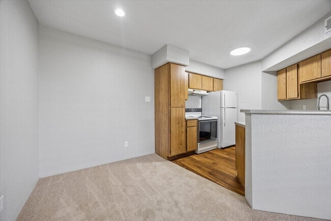Foto del edificio - 1660 W T C Jester Blvd