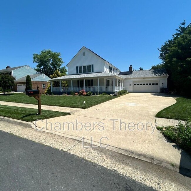 Building Photo - 5827 Wessex Ln