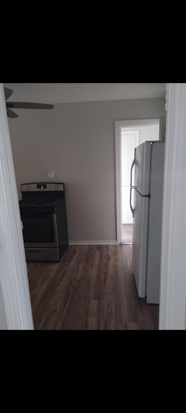 Building Photo - 207 N Highland Ave