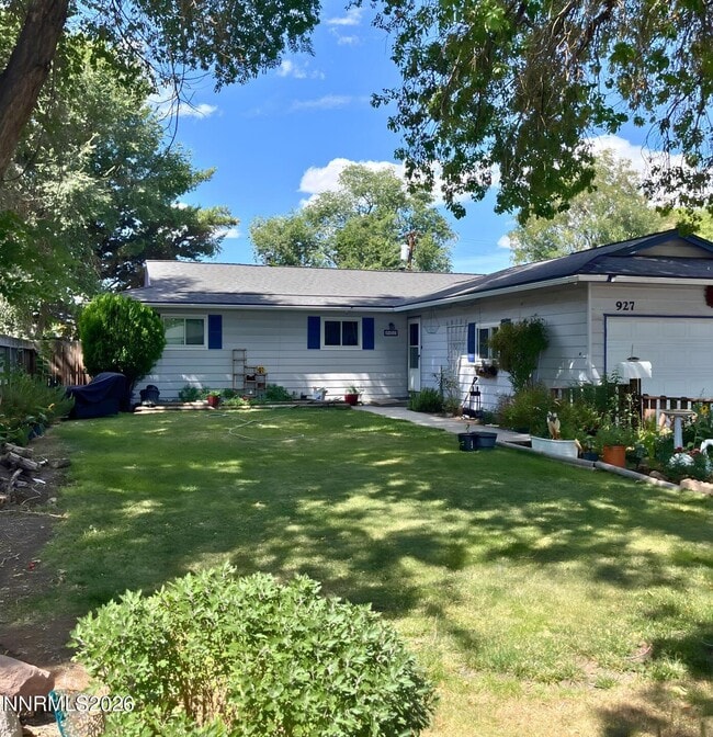 Building Photo - 927 Stanford Way