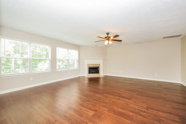 Foto del edificio - 622 Holland Ridge Dr