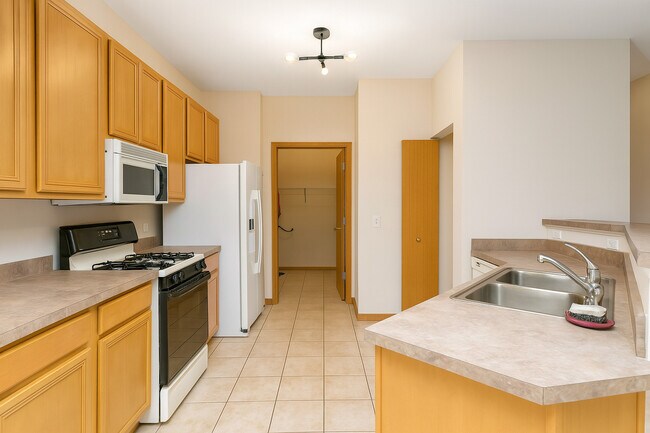 Foto del edificio - 9018 Concord Ln
