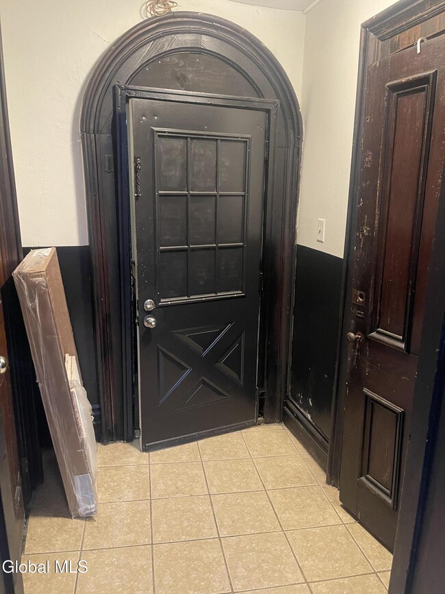 Building Photo - 2156 5th Ave