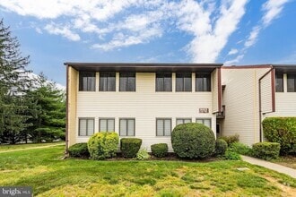 Building Photo - 2 Avon Dr