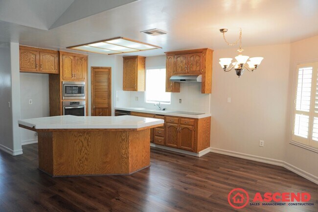 Building Photo - Great Home in the Northwest!