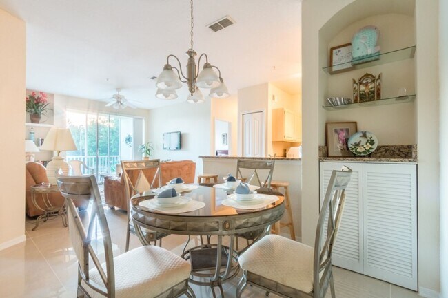 Foto del edificio - Beautiful 4 Bedroom 2 Bathroom Partially F...
