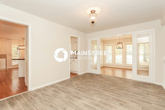 Building Photo - 3 Bedroom Pet-Friendly Home in HERMITAGE, TN with Main Street Renewal