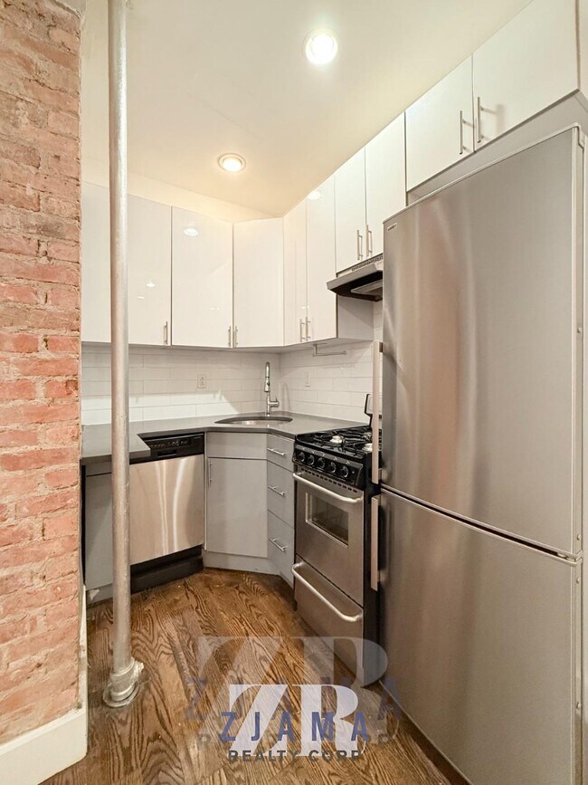 Foto del edificio - 410 Eastern Pkwy