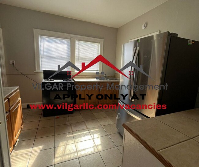 Building Photo - 3 - bedroom, 2 bonus rooms, 1 bath house i...