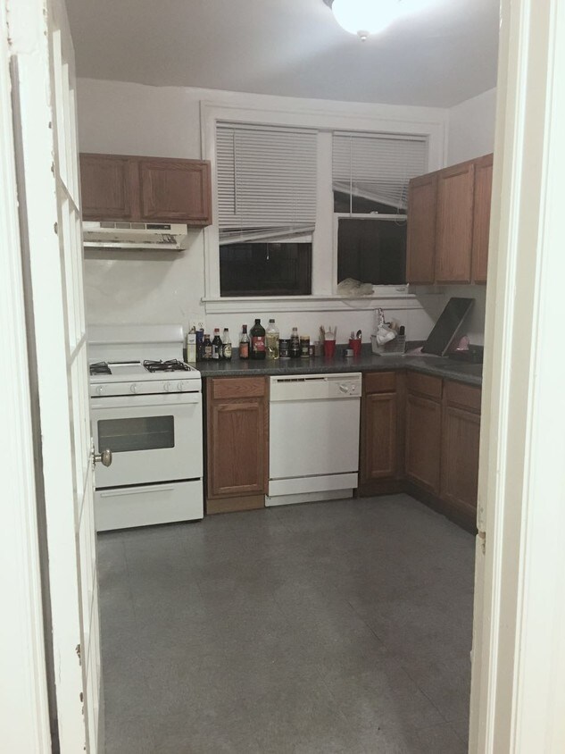 Primary Photo - 2206 Sherman Ave