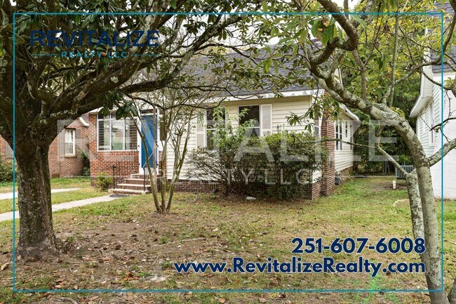 Building Photo - Renovated 3 Bedroom/2 Bathroom Home in Mob...