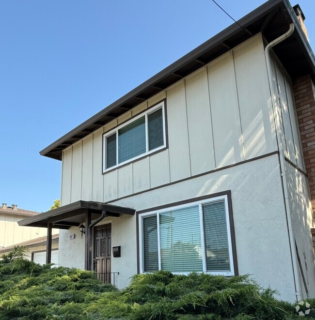 Building Photo - 1681 Crescent Ave