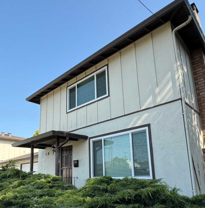 Foto principal - 1681 Crescent Ave