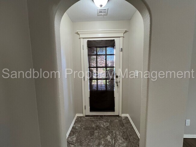 Foto del edificio - FOR LEASE | Jenks | $1645 Rent | Available...