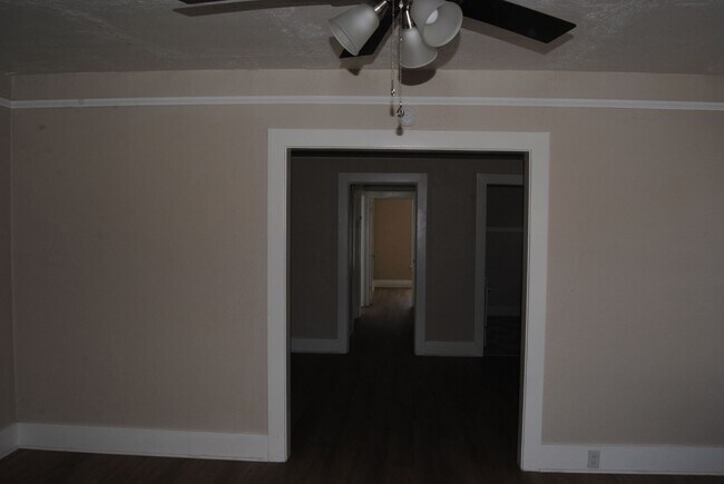 Foto del edificio - 2403 Sunset Ave