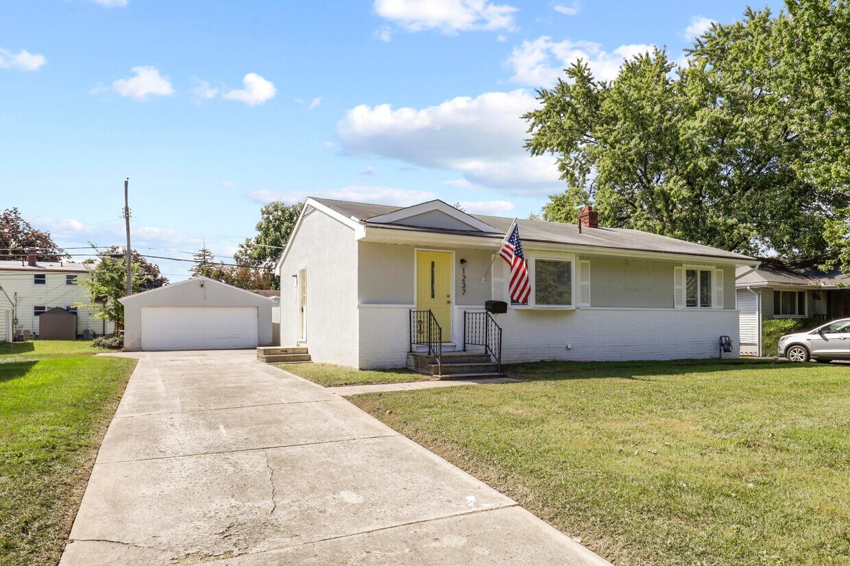 Primary Photo - 1237 Shanley Dr