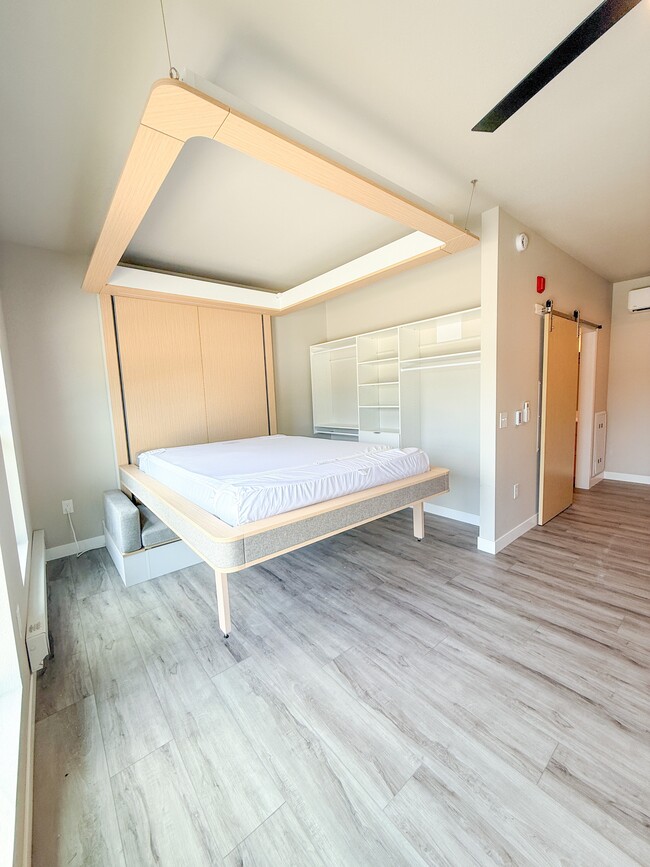 Foto del edificio - Badger West Residences