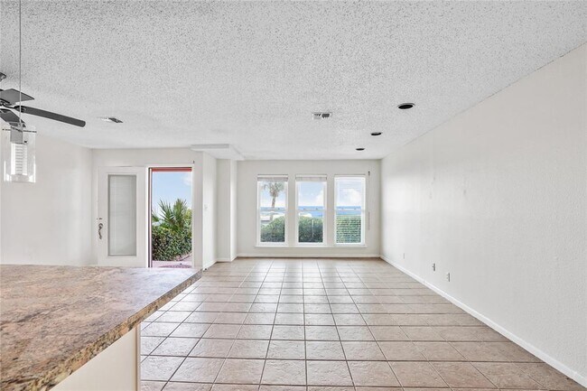 Foto del edificio - 8416 Seawall Blvd
