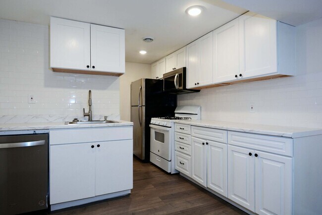 Building Photo - Beautiful 4-Bed 2-Bath Home For Rent in An...