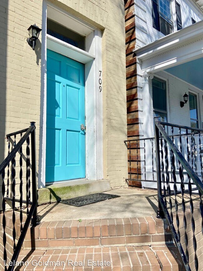 Foto del edificio - 1 br, 1 bath Apartment - 709 Stockley Gardens