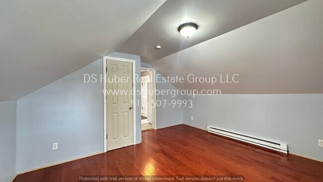 Building Photo - 420 W Maple St