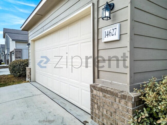 Building Photo - 14627 Sweet Clover