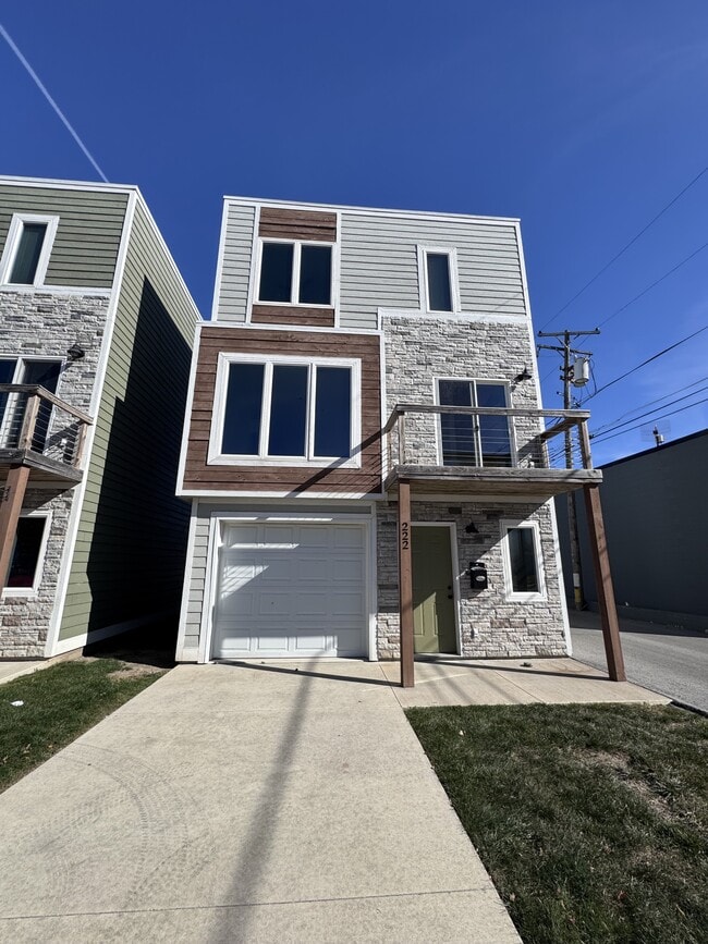 Building Photo - 222 N Apperson Way