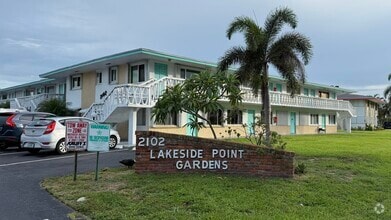 Building Photo - 2102 Lake Osborne Dr