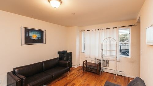 Foto del edificio - 1127 Greene Ave