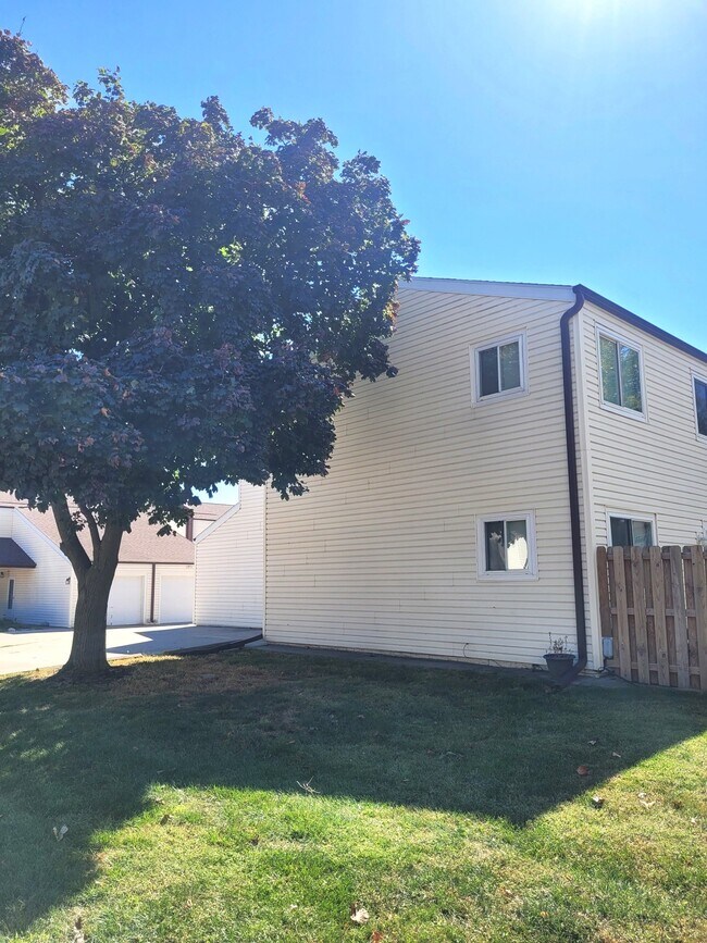 Building Photo - 13217 Carpenter St