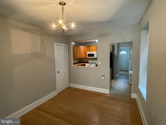 Foto del edificio - 141 Leverington Ave