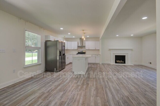 Foto del edificio - 3900 Rhodes Ave