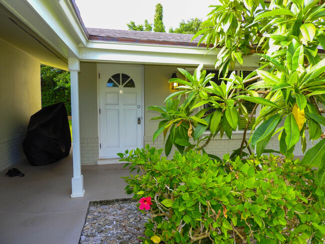 Building Photo - 1232 Cabana Rd