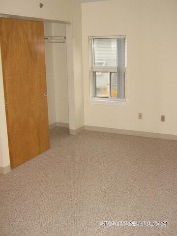 Foto principal - 144 N Beacon St