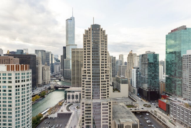 Foto del edificio - 340 E North Water St