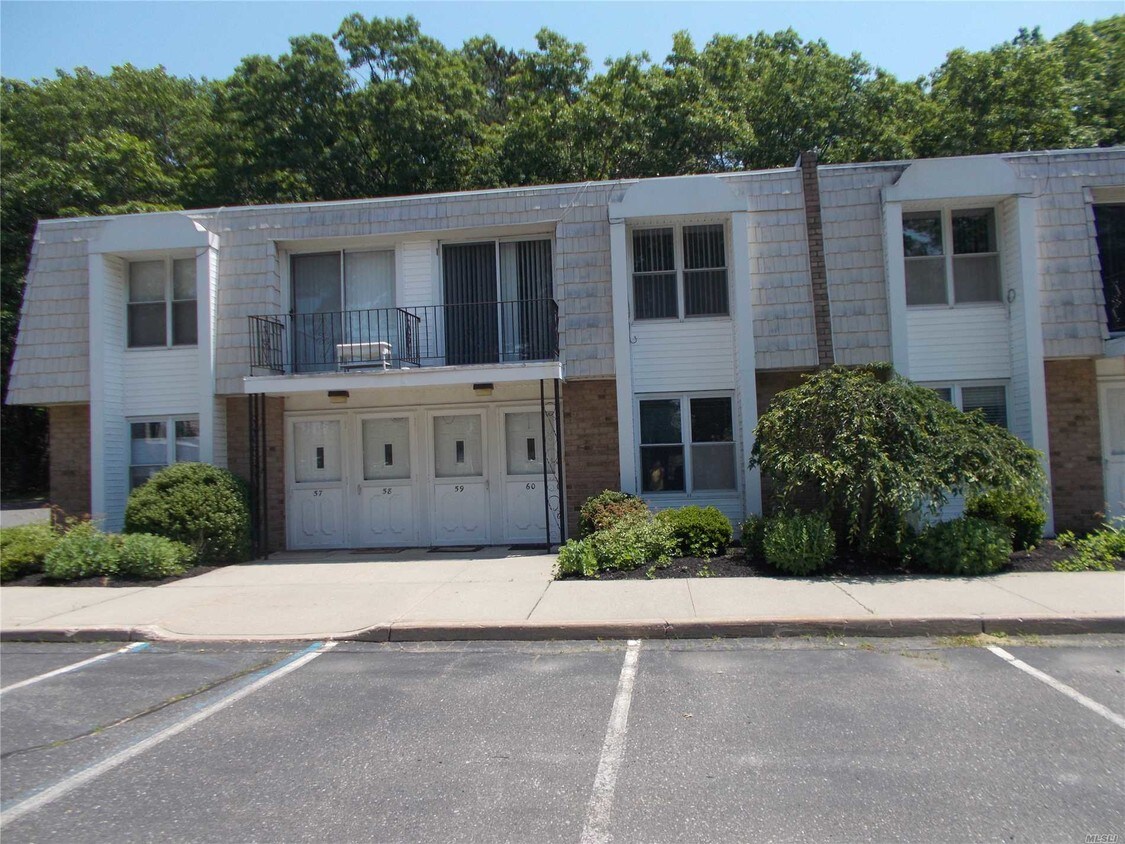 Primary Photo - 61 Rocky Point Yaphank Rd