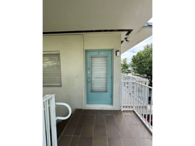 Foto del edificio - SPACIOUS 1BR/1BA CONDO WITH W&amp;D AND ASSIGNED PARKING