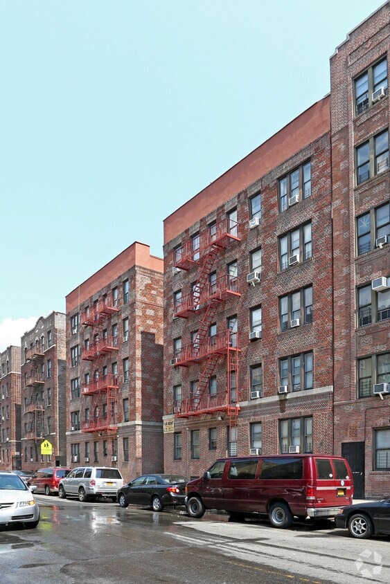 Building Photo - 541 Isham St